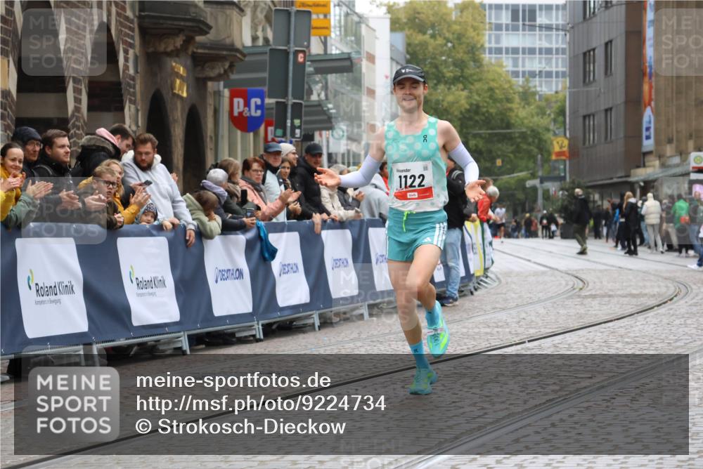 05.10.2025 - 20. swb-Marathon Bremen Strokosch-Dieckow http://msf.ph/oto/9224734 05.10.2025 12:14:41 Ziel 1122 meine-sportfotos.de