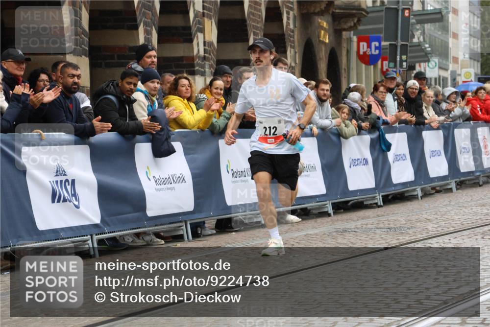 05.10.2025 - 20. swb-Marathon Bremen Strokosch-Dieckow http://msf.ph/oto/9224738 05.10.2025 12:15:08 Ziel 212 meine-sportfotos.de