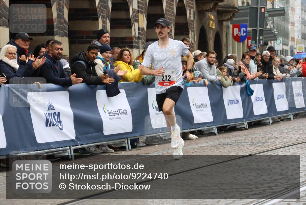 05.10.2025 - 20. swb-Marathon Bremen Strokosch-Dieckow http://msf.ph/oto/9224740 05.10.2025 12:15:08 Ziel 212 meine-sportfotos.de