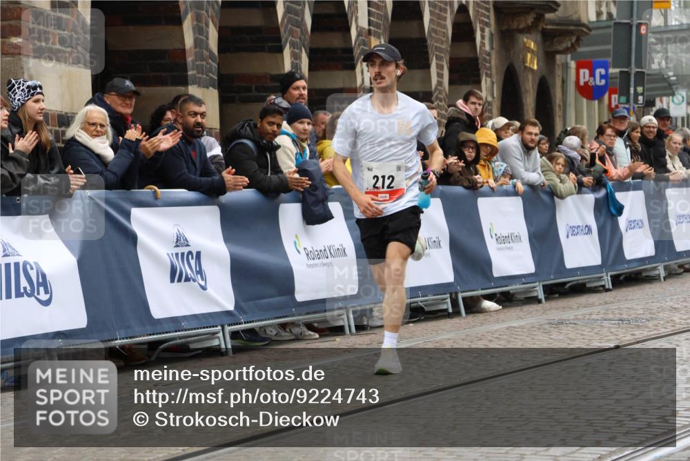 05.10.2025 - 20. swb-Marathon Bremen Strokosch-Dieckow http://msf.ph/oto/9224743 05.10.2025 12:15:08 Ziel 212 meine-sportfotos.de