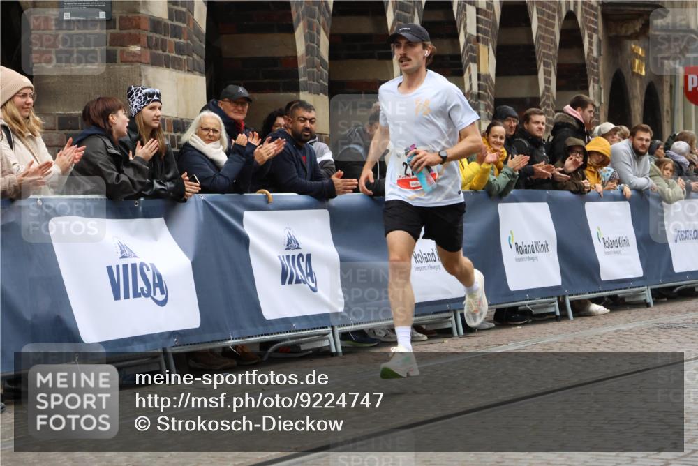 05.10.2025 - 20. swb-Marathon Bremen Strokosch-Dieckow http://msf.ph/oto/9224747 05.10.2025 12:15:09 Ziel 212 meine-sportfotos.de
