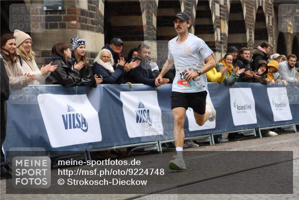 05.10.2025 - 20. swb-Marathon Bremen Strokosch-Dieckow http://msf.ph/oto/9224748 05.10.2025 12:15:09 Ziel 212 meine-sportfotos.de