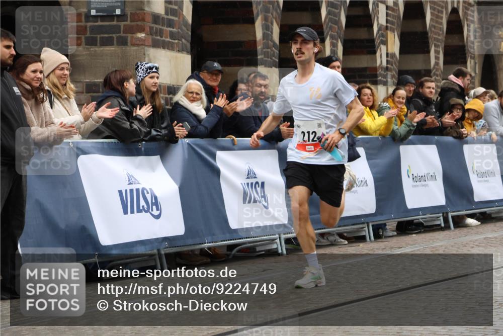 05.10.2025 - 20. swb-Marathon Bremen Strokosch-Dieckow http://msf.ph/oto/9224749 05.10.2025 12:15:09 Ziel 212 meine-sportfotos.de