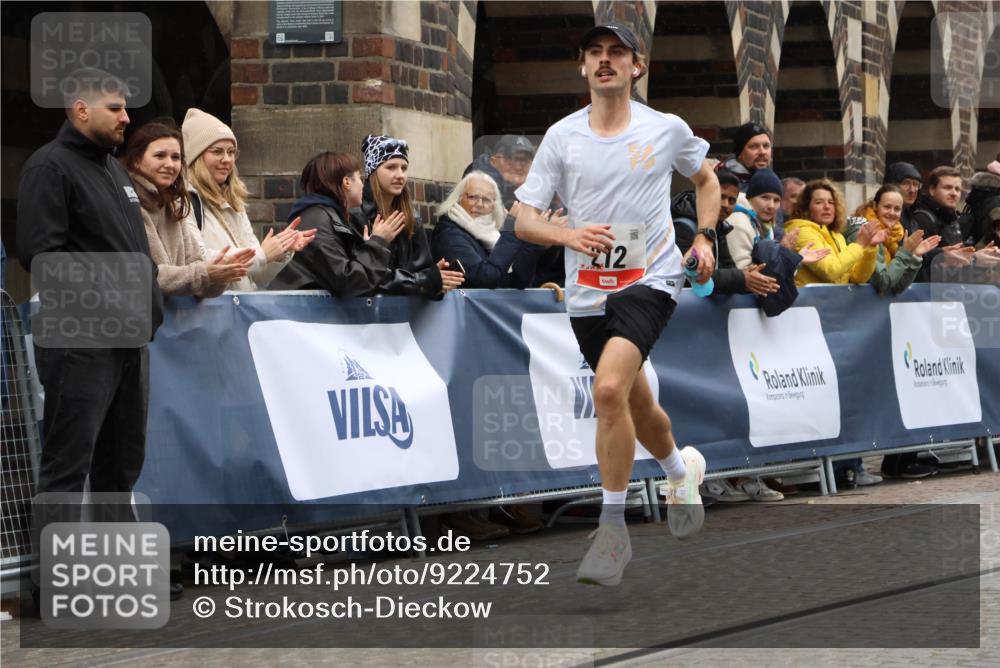 05.10.2025 - 20. swb-Marathon Bremen Strokosch-Dieckow http://msf.ph/oto/9224752 05.10.2025 12:15:09 Ziel 212 meine-sportfotos.de