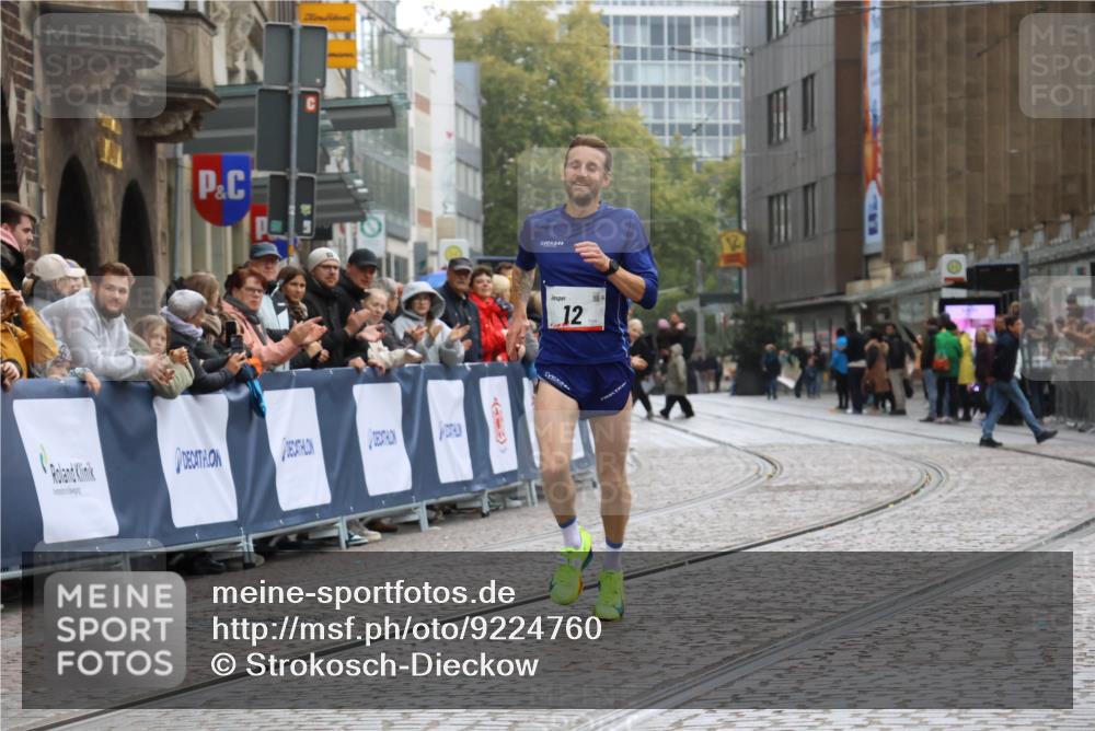 05.10.2025 - 20. swb-Marathon Bremen Strokosch-Dieckow http://msf.ph/oto/9224760 05.10.2025 12:15:37 Ziel 12 meine-sportfotos.de