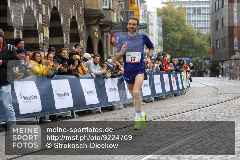 05.10.2025 - 20. swb-Marathon Bremen Strokosch-Dieckow http://msf.ph/oto/9224769 05.10.2025 12:15:38 Ziel 12 meine-sportfotos.de