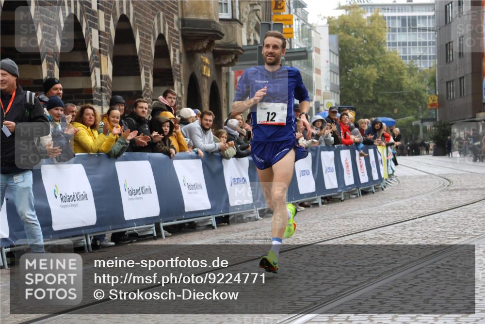 05.10.2025 - 20. swb-Marathon Bremen Strokosch-Dieckow http://msf.ph/oto/9224771 05.10.2025 12:15:38 Ziel 12 meine-sportfotos.de