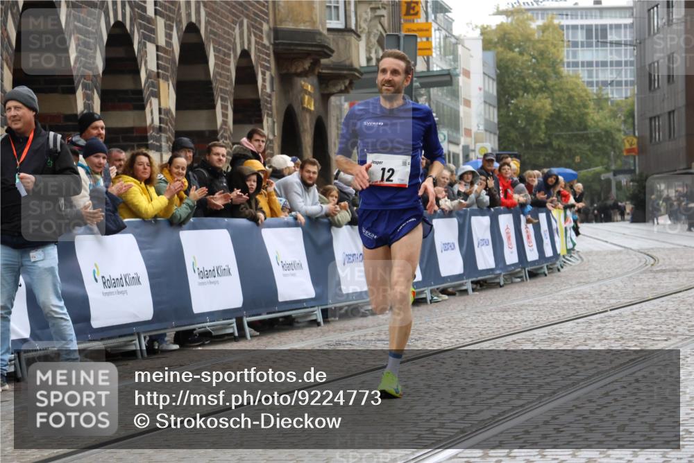05.10.2025 - 20. swb-Marathon Bremen Strokosch-Dieckow http://msf.ph/oto/9224773 05.10.2025 12:15:38 Ziel 12 meine-sportfotos.de