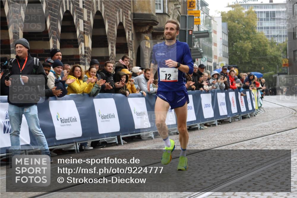 05.10.2025 - 20. swb-Marathon Bremen Strokosch-Dieckow http://msf.ph/oto/9224777 05.10.2025 12:15:38 Ziel 12 meine-sportfotos.de