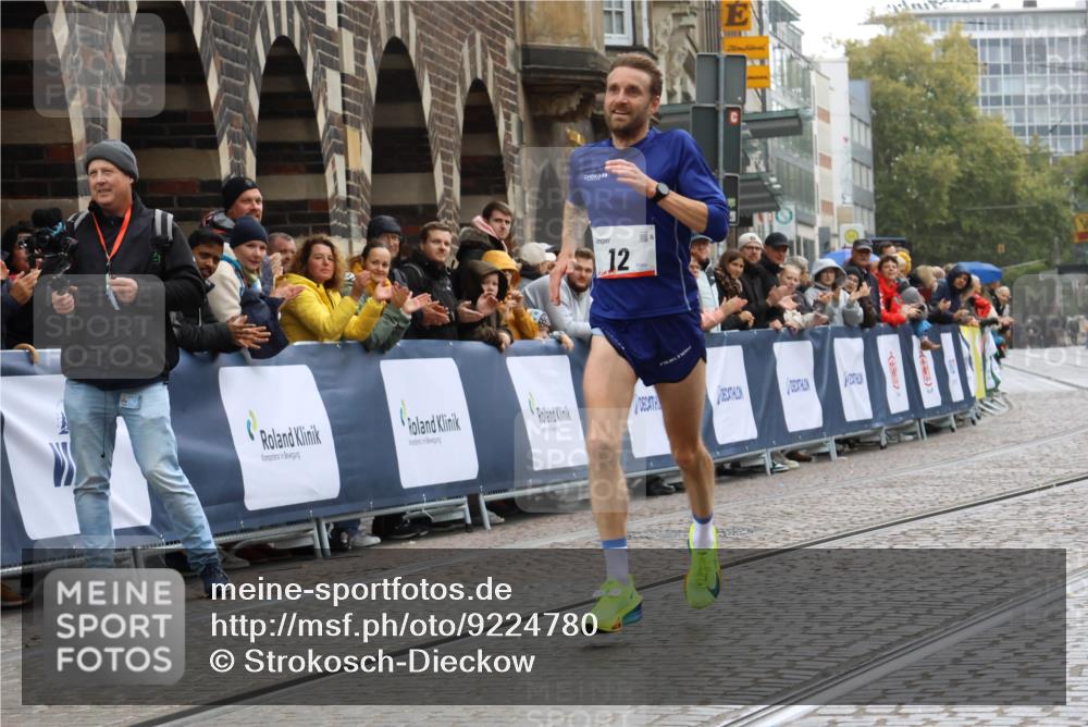 05.10.2025 - 20. swb-Marathon Bremen Strokosch-Dieckow http://msf.ph/oto/9224780 05.10.2025 12:15:38 Ziel 12 meine-sportfotos.de