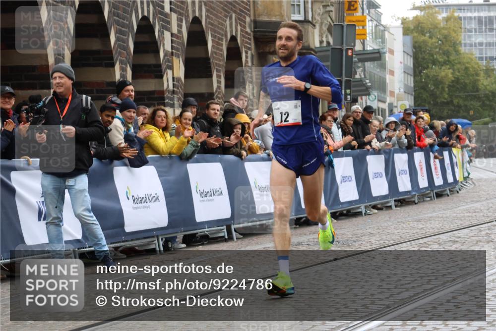 05.10.2025 - 20. swb-Marathon Bremen Strokosch-Dieckow http://msf.ph/oto/9224786 05.10.2025 12:15:38 Ziel 12 meine-sportfotos.de