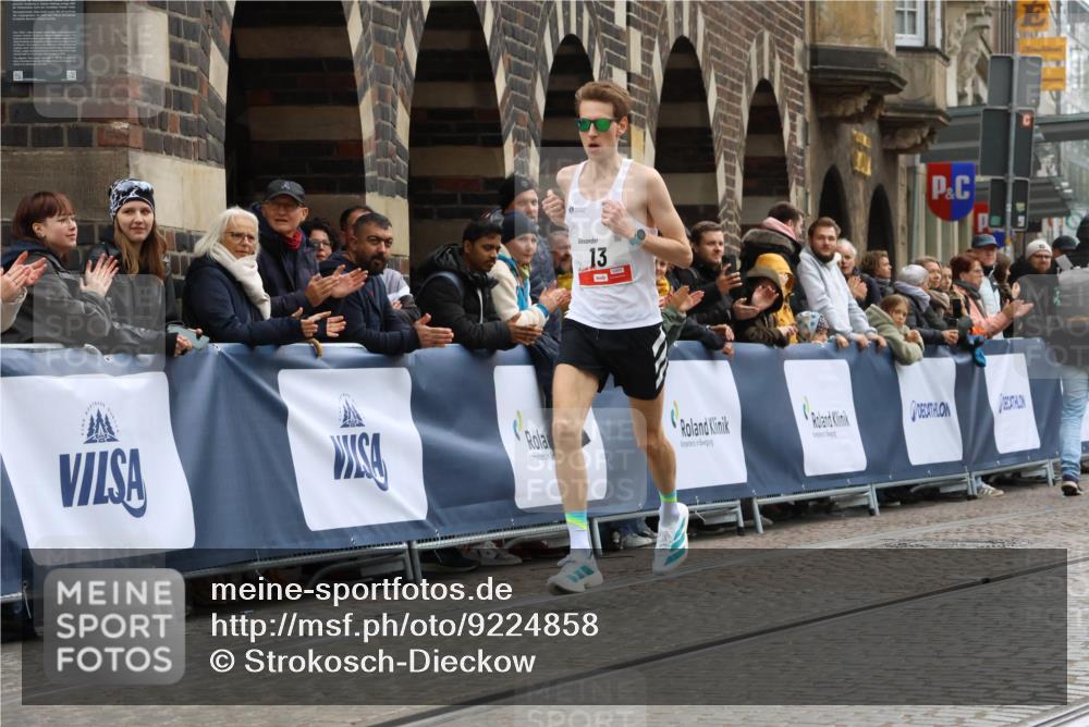 05.10.2025 - 20. swb-Marathon Bremen Strokosch-Dieckow http://msf.ph/oto/9224858 05.10.2025 12:16:02 Ziel 13 meine-sportfotos.de