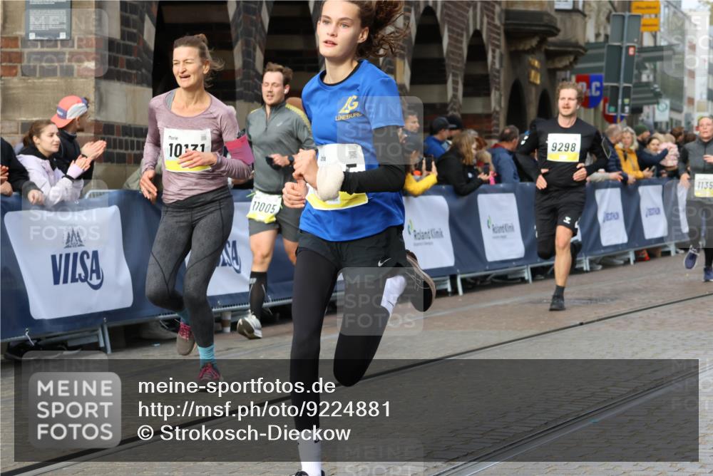 05.10.2025 - 20. swb-Marathon Bremen Strokosch-Dieckow http://msf.ph/oto/9224881 05.10.2025 10:48:28 Ziel 8787, 9298, 9385, 9437, 9478, 9665, 9958, 10109, 10131, 10177, 10211, 10685, 11005, 11357, 11505 meine-sportfotos.de
