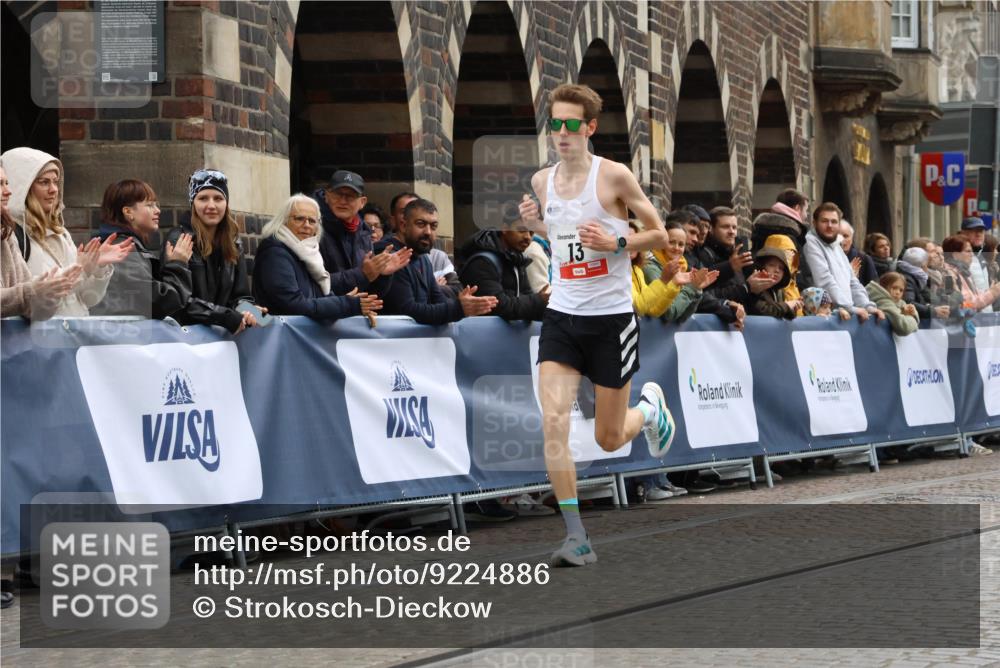 05.10.2025 - 20. swb-Marathon Bremen Strokosch-Dieckow http://msf.ph/oto/9224886 05.10.2025 12:16:02 Ziel 13 meine-sportfotos.de