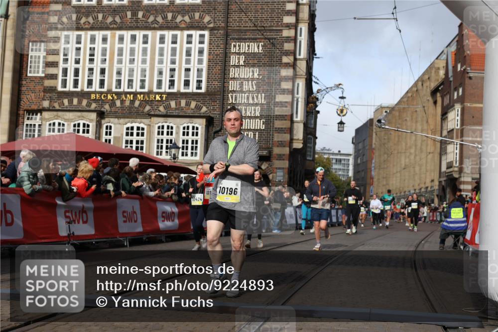 05.10.2025 - 20. swb-Marathon Bremen Yannick Fuchs http://msf.ph/oto/9224893 05.10.2025 10:56:26 Ziel 9258, 9855, 10028, 10191, 10196, 10424, 10590, 10992, 11364, 11554, 11630, 11662, 11741 meine-sportfotos.de