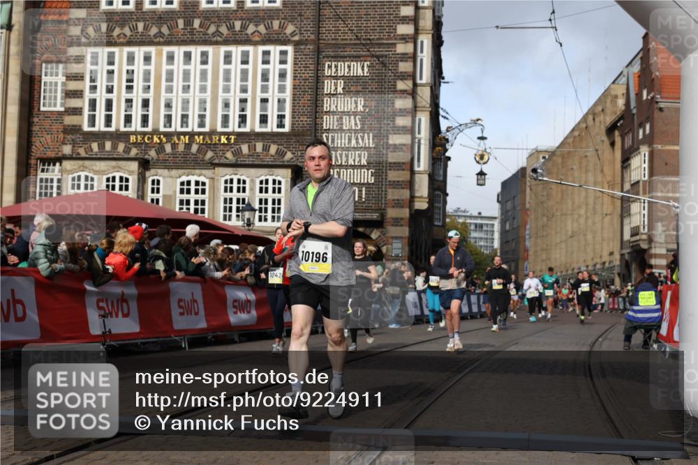 05.10.2025 - 20. swb-Marathon Bremen Yannick Fuchs http://msf.ph/oto/9224911 05.10.2025 10:56:26 Ziel 9258, 9855, 10028, 10191, 10196, 10424, 10590, 10992, 11364, 11554, 11630, 11662, 11741 meine-sportfotos.de