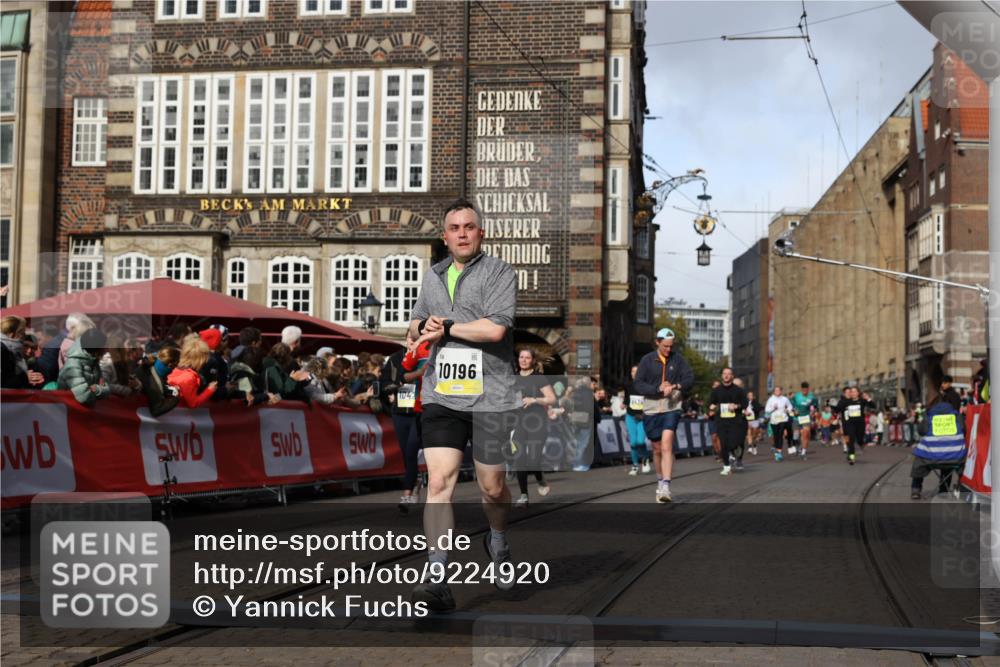 05.10.2025 - 20. swb-Marathon Bremen Yannick Fuchs http://msf.ph/oto/9224920 05.10.2025 10:56:26 Ziel 9258, 9855, 10028, 10191, 10196, 10424, 10590, 10992, 11364, 11554, 11630, 11662, 11741 meine-sportfotos.de