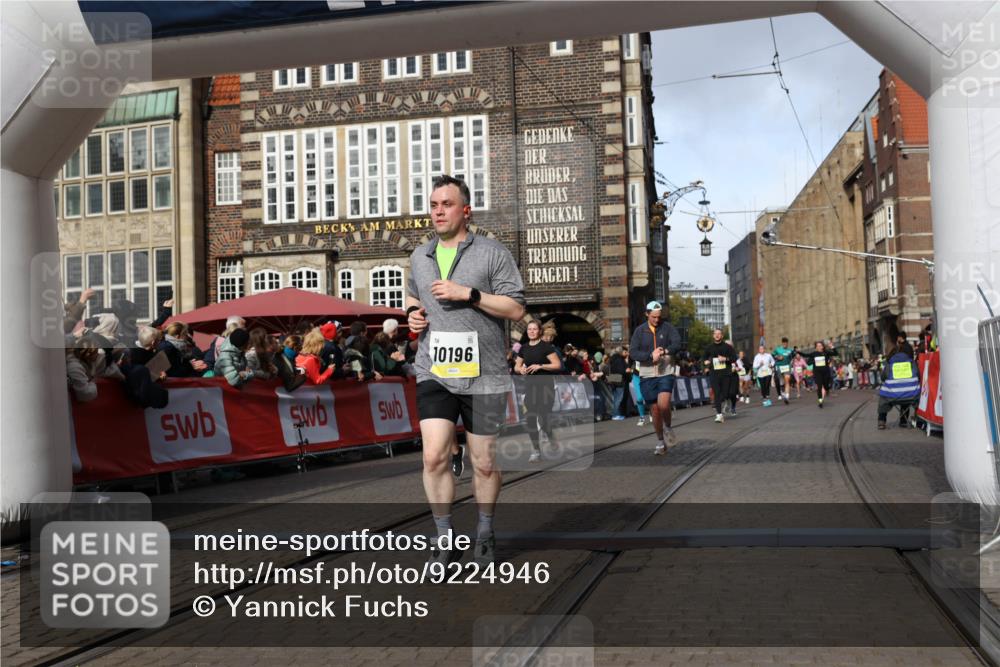05.10.2025 - 20. swb-Marathon Bremen Yannick Fuchs http://msf.ph/oto/9224946 05.10.2025 10:56:27 Ziel 9258, 9855, 10028, 10191, 10196, 10424, 10590, 10992, 11364, 11554, 11662, 11741 meine-sportfotos.de