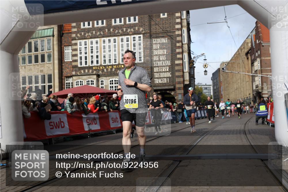 05.10.2025 - 20. swb-Marathon Bremen Yannick Fuchs http://msf.ph/oto/9224956 05.10.2025 10:56:27 Ziel 9258, 9855, 10028, 10191, 10196, 10424, 10590, 10992, 11364, 11554, 11662, 11741 meine-sportfotos.de