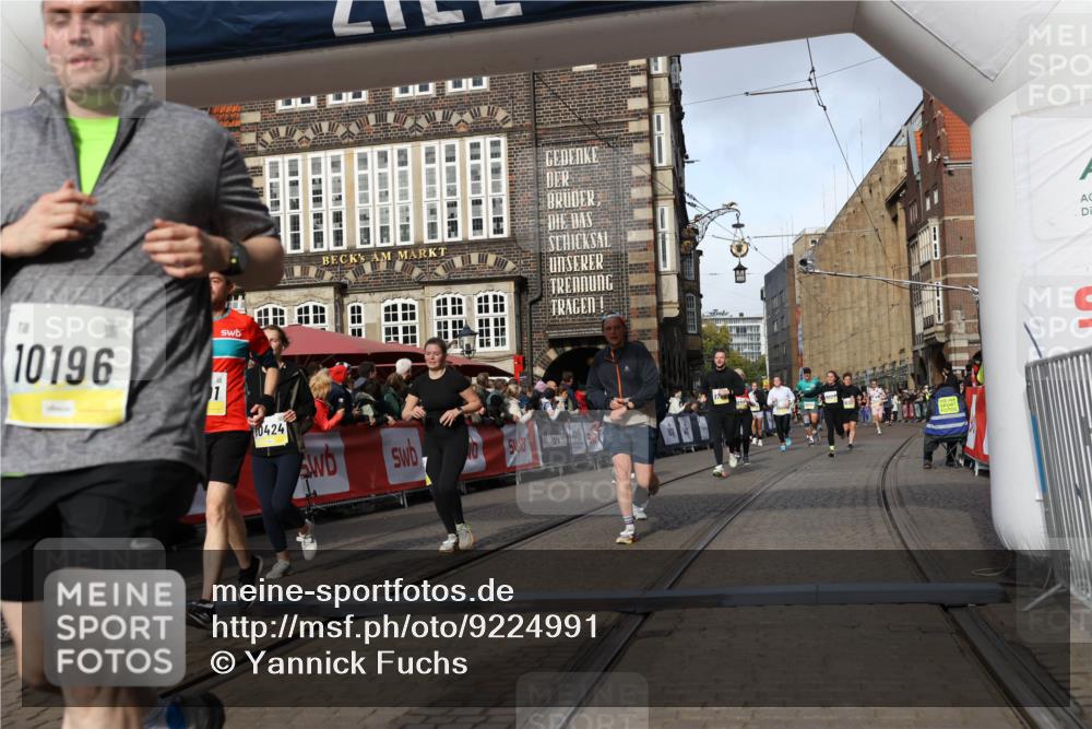 05.10.2025 - 20. swb-Marathon Bremen Yannick Fuchs http://msf.ph/oto/9224991 05.10.2025 10:56:28 Ziel 9258, 9783, 10028, 10191, 10196, 10424, 10590, 10992, 11364, 11554, 11662, 11741 meine-sportfotos.de