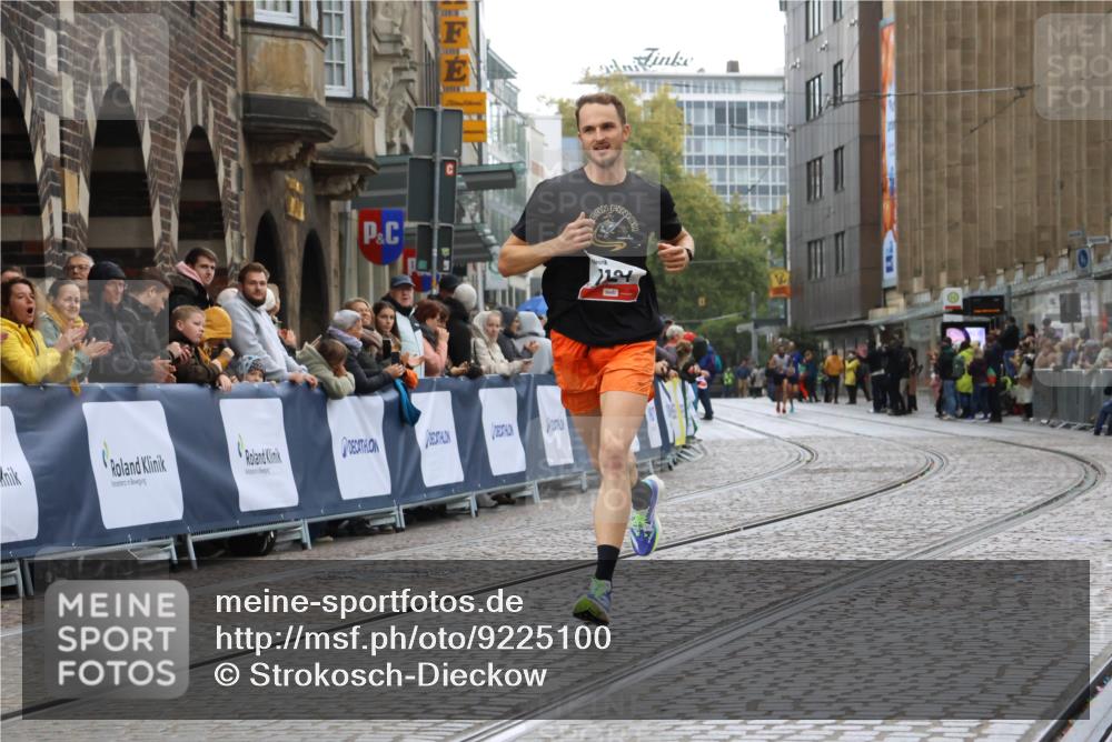 05.10.2025 - 20. swb-Marathon Bremen Strokosch-Dieckow http://msf.ph/oto/9225100 05.10.2025 12:17:33 Ziel 1124 meine-sportfotos.de