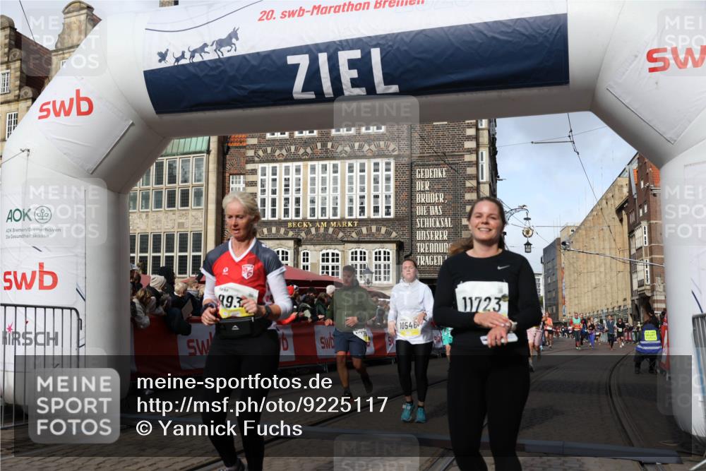 05.10.2025 - 20. swb-Marathon Bremen Yannick Fuchs http://msf.ph/oto/9225117 05.10.2025 10:56:34 Ziel 9424, 9783, 9790, 9932, 10005, 10028, 10179, 10191, 10387, 10424, 10546, 10590, 10648, 11253, 11571, 11662, 11723 meine-sportfotos.de