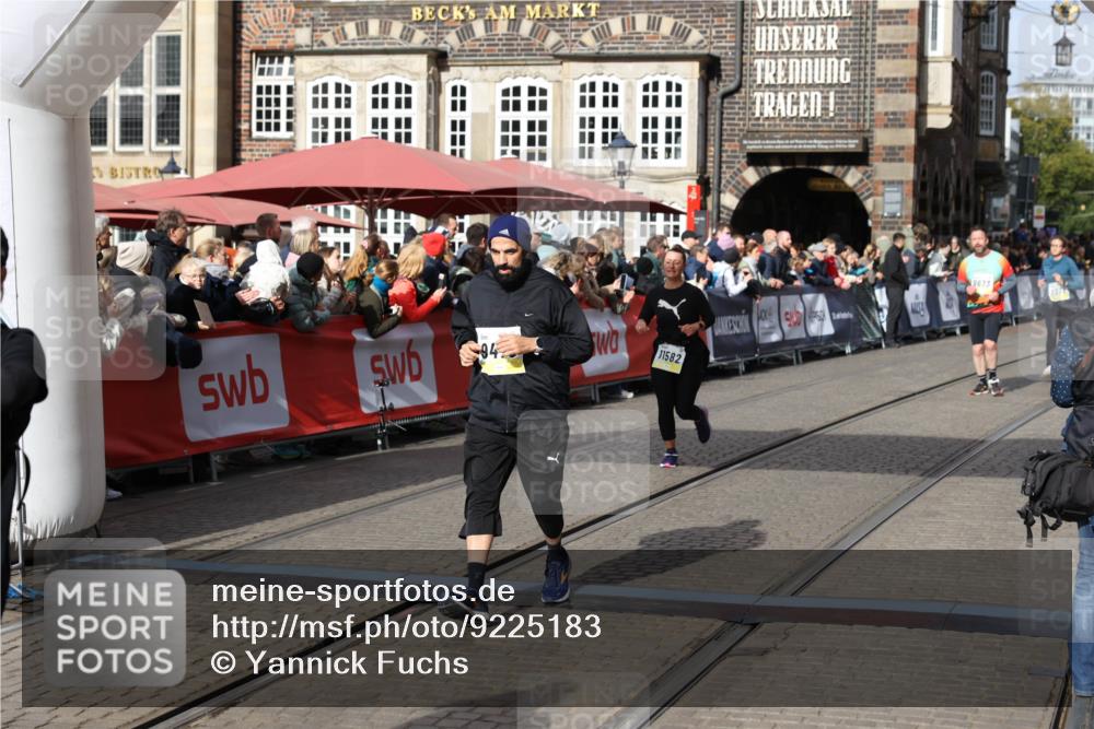 05.10.2025 - 20. swb-Marathon Bremen Yannick Fuchs http://msf.ph/oto/9225183 05.10.2025 10:59:52 Ziel 9473, 10420, 11582, 11720 meine-sportfotos.de