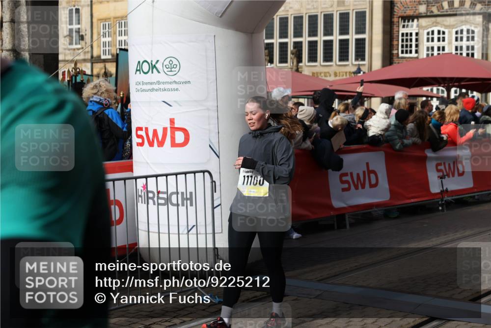 05.10.2025 - 20. swb-Marathon Bremen Yannick Fuchs http://msf.ph/oto/9225212 05.10.2025 10:56:40 Ziel 9547, 9790, 9886, 9932, 10005, 10008, 10042, 10179, 10387, 10546, 10648, 10971, 11100, 11253, 11260, 11571, 11691 meine-sportfotos.de