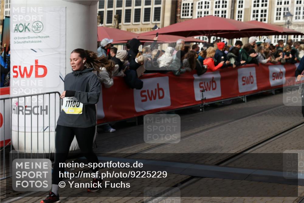 05.10.2025 - 20. swb-Marathon Bremen Yannick Fuchs http://msf.ph/oto/9225229 05.10.2025 10:56:40 Ziel 9547, 9790, 9886, 9932, 10005, 10008, 10042, 10179, 10387, 10546, 10648, 10971, 11100, 11253, 11260, 11571, 11691 meine-sportfotos.de