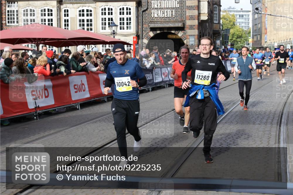 05.10.2025 - 20. swb-Marathon Bremen Yannick Fuchs http://msf.ph/oto/9225235 05.10.2025 10:56:41 Ziel 9547, 9790, 9886, 10005, 10008, 10042, 10179, 10387, 10546, 10648, 10971, 11100, 11253, 11260, 11571, 11691 meine-sportfotos.de