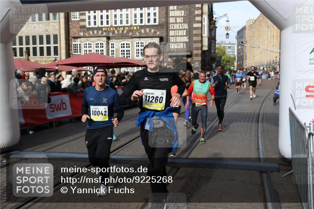 05.10.2025 - 20. swb-Marathon Bremen Yannick Fuchs http://msf.ph/oto/9225268 05.10.2025 10:56:42 Ziel 9547, 9790, 9886, 10005, 10008, 10042, 10179, 10648, 10971, 11100, 11253, 11260, 11571, 11691 meine-sportfotos.de