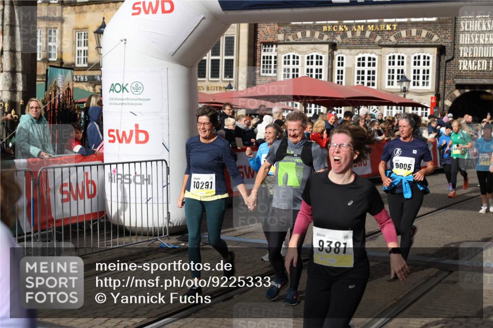 05.10.2025 - 20. swb-Marathon Bremen Yannick Fuchs http://msf.ph/oto/9225333 05.10.2025 11:00:09 Ziel 9005, 9381, 9604, 9611, 9612, 9666, 10138, 10290, 10291, 10311, 10572, 11026, 11266, 11444, 11639, 11644 meine-sportfotos.de