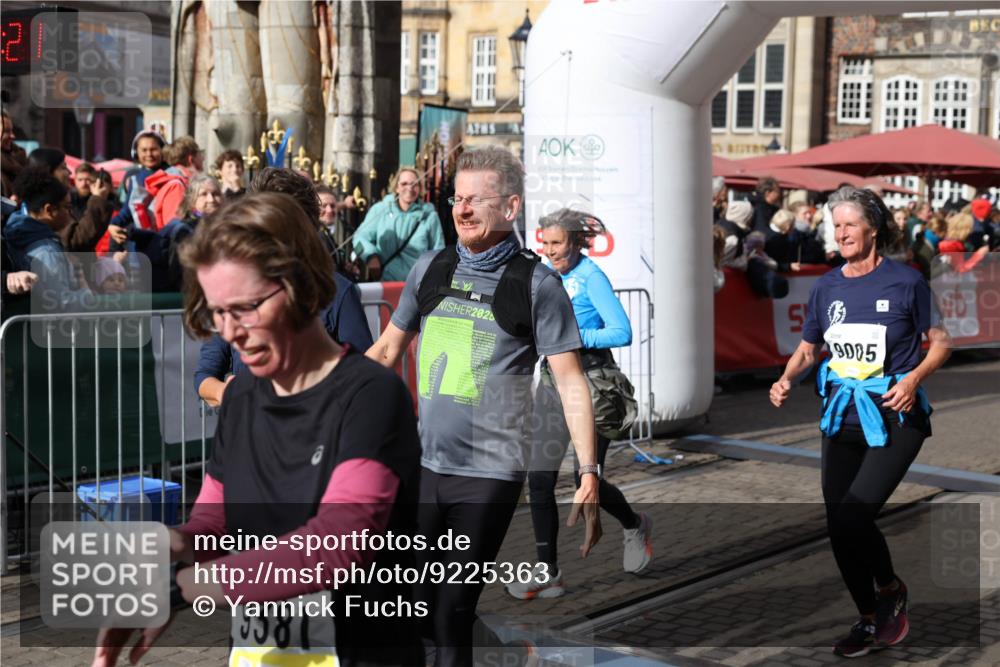 05.10.2025 - 20. swb-Marathon Bremen Yannick Fuchs http://msf.ph/oto/9225363 05.10.2025 11:00:10 Ziel 9005, 9381, 9603, 9604, 9611, 9612, 9666, 10138, 10290, 10291, 10311, 10572, 11026, 11266, 11444, 11639, 11644 meine-sportfotos.de