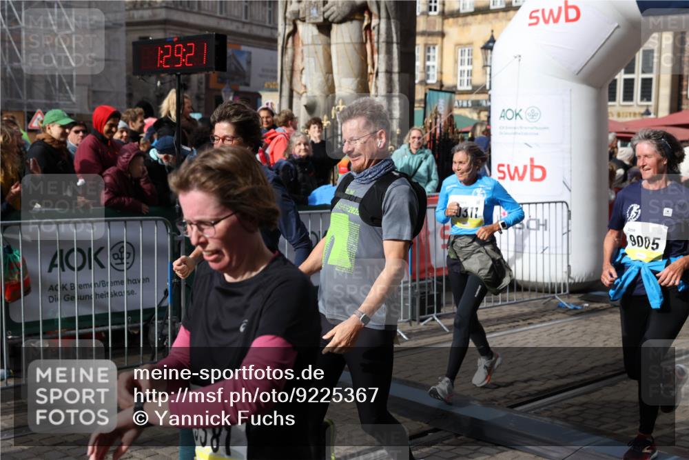 05.10.2025 - 20. swb-Marathon Bremen Yannick Fuchs http://msf.ph/oto/9225367 05.10.2025 11:00:10 Ziel 9005, 9381, 9603, 9604, 9611, 9612, 9666, 10138, 10290, 10291, 10311, 10572, 11026, 11266, 11444, 11639, 11644 meine-sportfotos.de