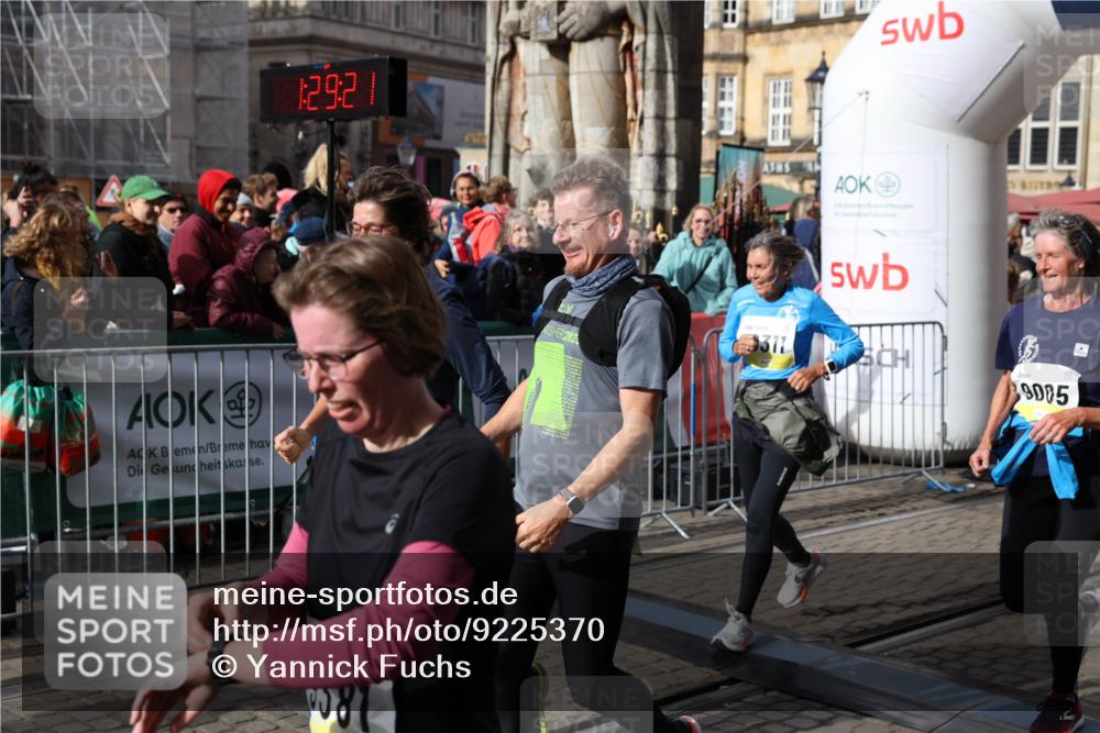 05.10.2025 - 20. swb-Marathon Bremen Yannick Fuchs http://msf.ph/oto/9225370 05.10.2025 11:00:10 Ziel 9005, 9381, 9603, 9604, 9611, 9612, 9666, 10138, 10290, 10291, 10311, 10572, 11026, 11266, 11444, 11639, 11644 meine-sportfotos.de