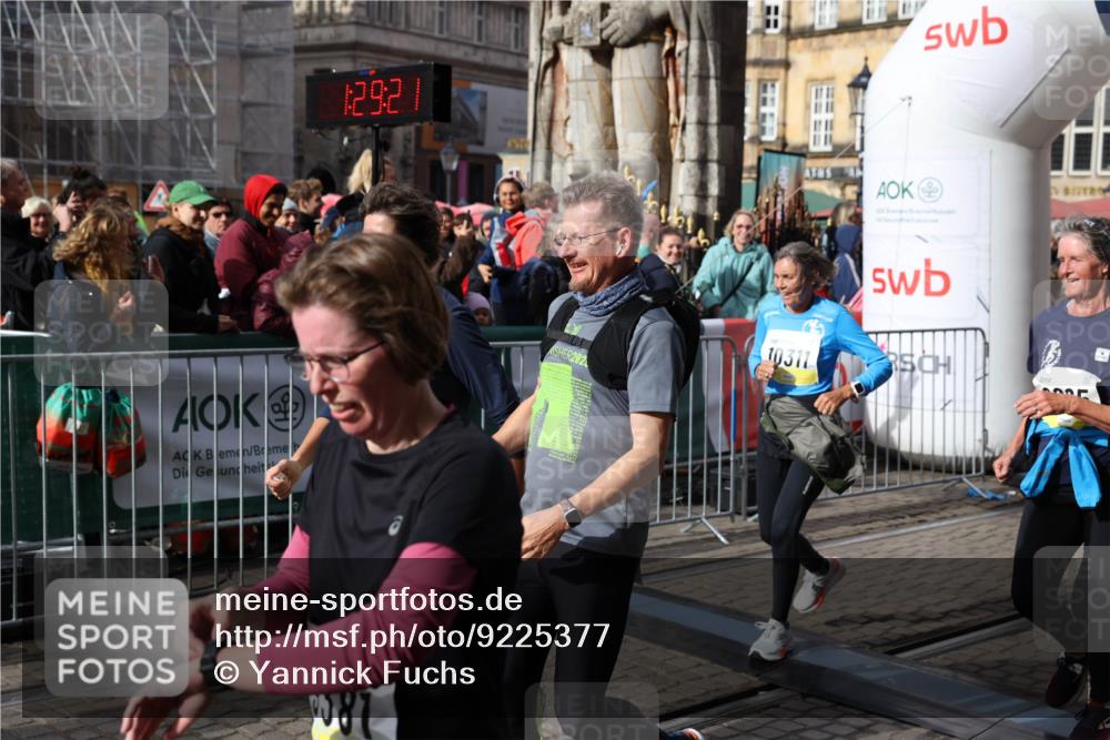 05.10.2025 - 20. swb-Marathon Bremen Yannick Fuchs http://msf.ph/oto/9225377 05.10.2025 11:00:10 Ziel 9005, 9381, 9603, 9604, 9611, 9612, 9666, 10138, 10290, 10291, 10311, 10572, 11026, 11266, 11444, 11639, 11644 meine-sportfotos.de