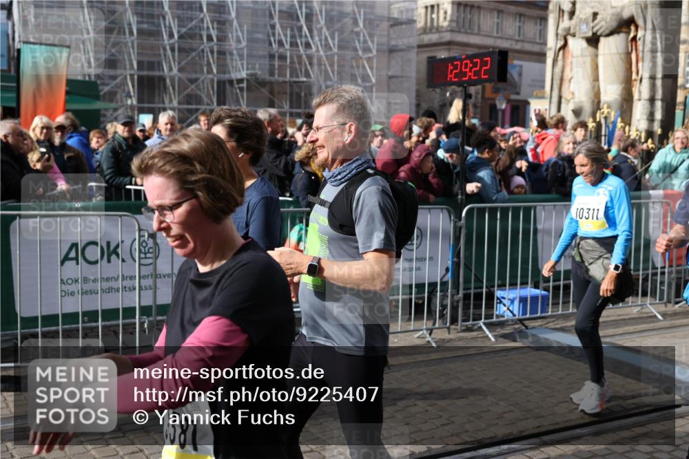 05.10.2025 - 20. swb-Marathon Bremen Yannick Fuchs http://msf.ph/oto/9225407 05.10.2025 11:00:11 Ziel 9005, 9381, 9603, 9604, 9611, 9666, 10138, 10290, 10291, 10311, 10489, 10572, 11026, 11266, 11444, 11639, 11644 meine-sportfotos.de