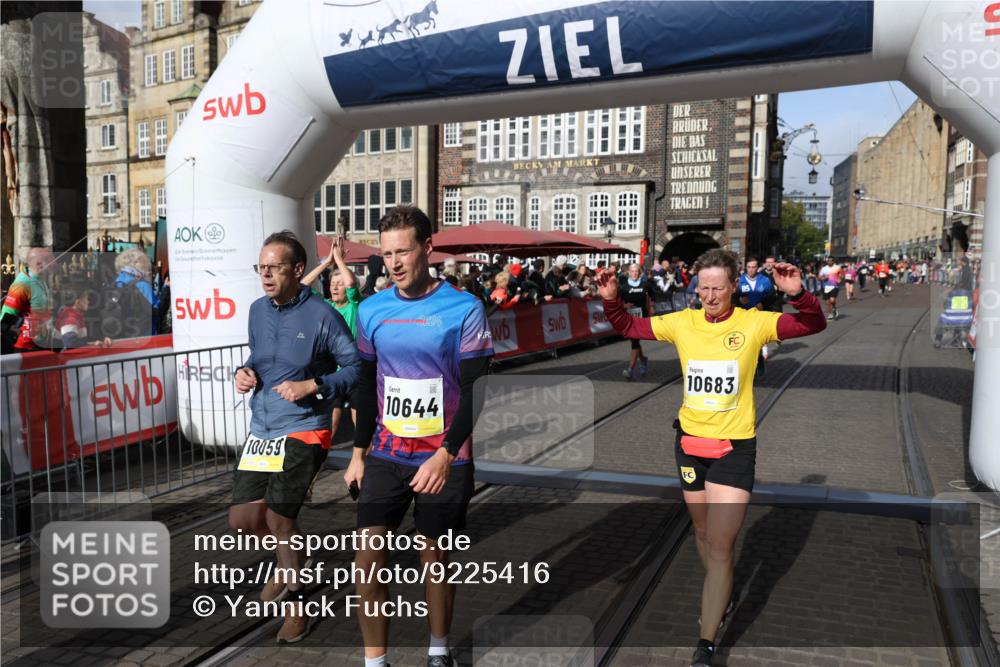 05.10.2025 - 20. swb-Marathon Bremen Yannick Fuchs http://msf.ph/oto/9225416 05.10.2025 10:56:51 Ziel 8118, 9188, 9266, 10059, 10644, 10683, 10845, 11426, 11475, 11734 meine-sportfotos.de