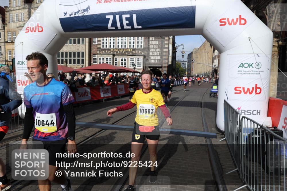 05.10.2025 - 20. swb-Marathon Bremen Yannick Fuchs http://msf.ph/oto/9225424 05.10.2025 10:56:52 Ziel 8118, 9188, 9266, 10059, 10644, 10683, 10845, 11426, 11475, 11675, 11734 meine-sportfotos.de