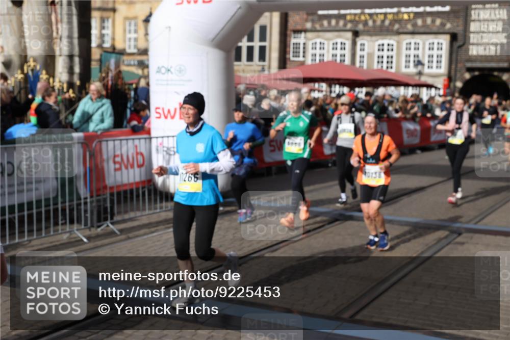 05.10.2025 - 20. swb-Marathon Bremen Yannick Fuchs http://msf.ph/oto/9225453 05.10.2025 11:00:12 Ziel 7621, 9005, 9381, 9603, 9604, 9611, 9666, 10138, 10290, 10291, 10311, 10489, 10572, 11026, 11125, 11266, 11600, 11639 meine-sportfotos.de