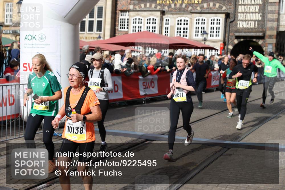 05.10.2025 - 20. swb-Marathon Bremen Yannick Fuchs http://msf.ph/oto/9225495 05.10.2025 11:00:13 Ziel 7621, 9005, 9381, 9603, 9604, 9611, 9666, 10138, 10290, 10291, 10311, 10489, 10572, 11026, 11125, 11266, 11600, 11639 meine-sportfotos.de