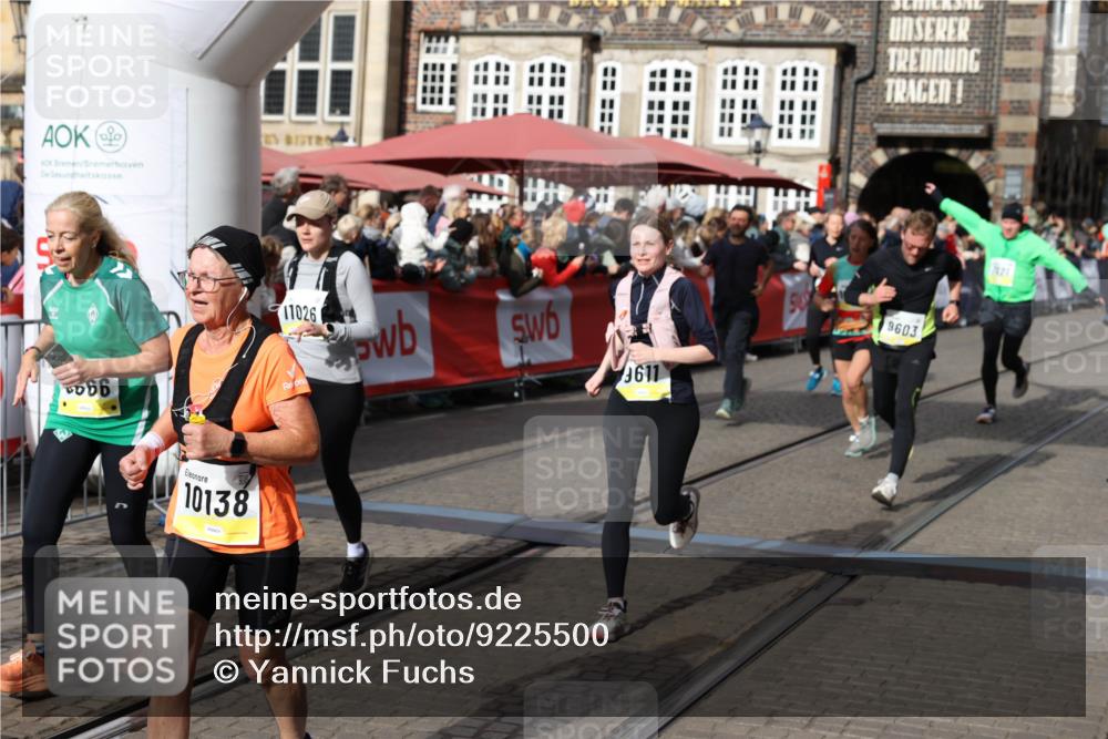 05.10.2025 - 20. swb-Marathon Bremen Yannick Fuchs http://msf.ph/oto/9225500 05.10.2025 11:00:13 Ziel 7621, 9005, 9381, 9603, 9604, 9611, 9666, 10138, 10290, 10291, 10311, 10489, 10572, 11026, 11125, 11266, 11600, 11639 meine-sportfotos.de