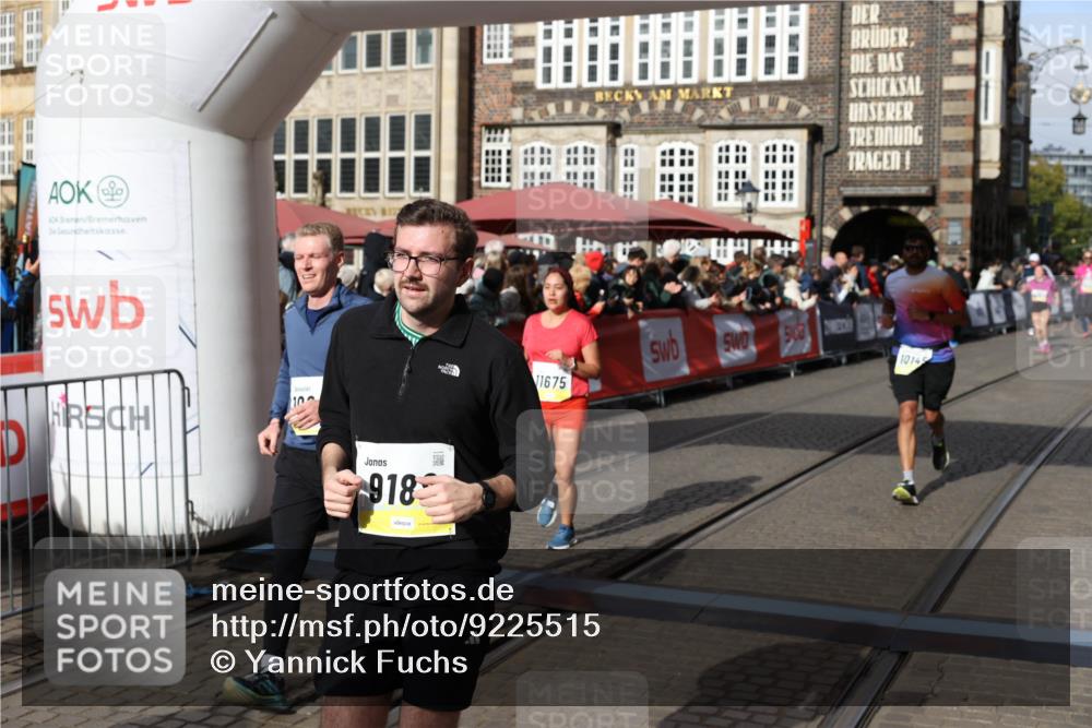 05.10.2025 - 20. swb-Marathon Bremen Yannick Fuchs http://msf.ph/oto/9225515 05.10.2025 10:56:56 Ziel 9188, 9266, 10059, 10145, 10644, 10683, 10845, 10924, 11426, 11675, 11734 meine-sportfotos.de