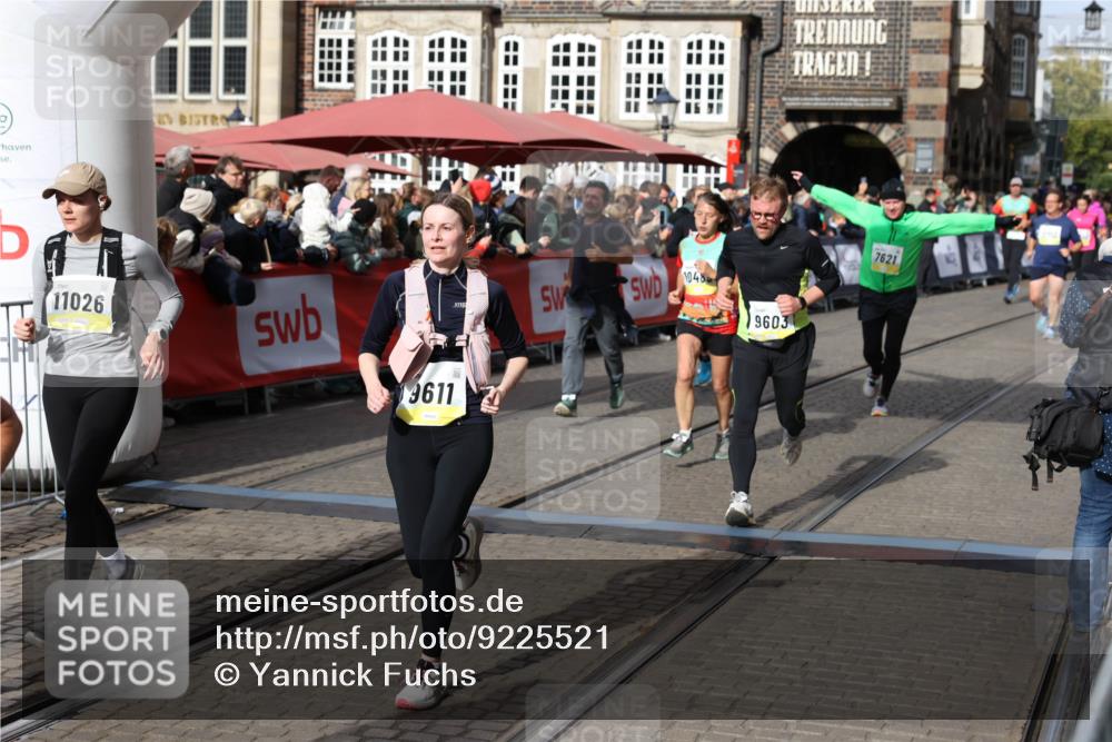 05.10.2025 - 20. swb-Marathon Bremen Yannick Fuchs http://msf.ph/oto/9225521 05.10.2025 11:00:14 Ziel 7621, 9005, 9381, 9603, 9604, 9611, 9666, 10138, 10290, 10291, 10311, 10489, 10572, 11026, 11125, 11266, 11600 meine-sportfotos.de