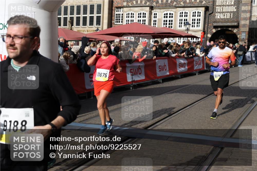 05.10.2025 - 20. swb-Marathon Bremen Yannick Fuchs http://msf.ph/oto/9225527 05.10.2025 10:56:56 Ziel 9188, 9266, 10059, 10145, 10644, 10683, 10845, 10924, 11426, 11675, 11734 meine-sportfotos.de