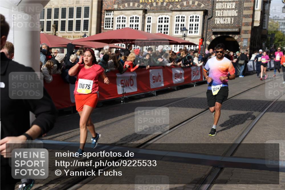 05.10.2025 - 20. swb-Marathon Bremen Yannick Fuchs http://msf.ph/oto/9225533 05.10.2025 10:56:56 Ziel 9188, 9266, 10059, 10145, 10644, 10683, 10845, 10924, 11426, 11675, 11734 meine-sportfotos.de