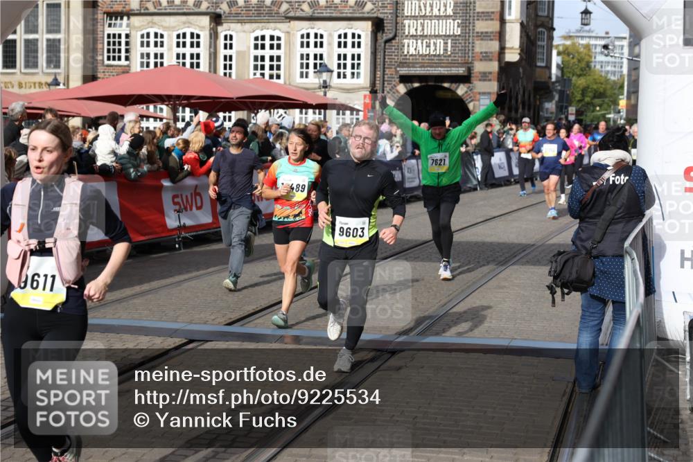 05.10.2025 - 20. swb-Marathon Bremen Yannick Fuchs http://msf.ph/oto/9225534 05.10.2025 11:00:14 Ziel 7621, 9005, 9381, 9603, 9604, 9611, 9666, 10138, 10290, 10291, 10311, 10489, 10572, 11026, 11125, 11266, 11600 meine-sportfotos.de