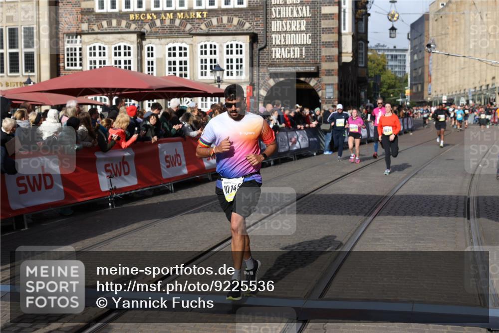 05.10.2025 - 20. swb-Marathon Bremen Yannick Fuchs http://msf.ph/oto/9225536 05.10.2025 10:56:57 Ziel 9188, 9266, 9669, 10059, 10145, 10845, 10924, 11274, 11426, 11675, 11734 meine-sportfotos.de