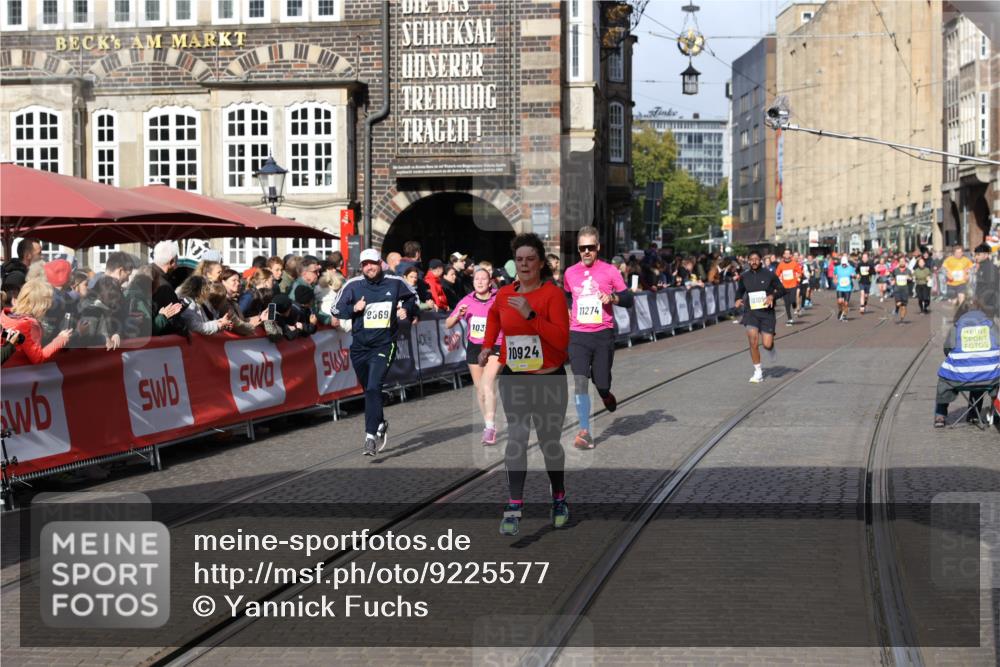05.10.2025 - 20. swb-Marathon Bremen Yannick Fuchs http://msf.ph/oto/9225577 05.10.2025 10:56:58 Ziel 9188, 9669, 10145, 10397, 10845, 10924, 11274, 11426, 11675, 11734 meine-sportfotos.de