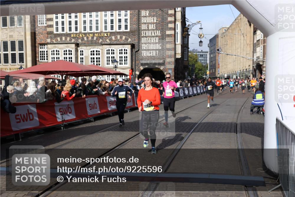 05.10.2025 - 20. swb-Marathon Bremen Yannick Fuchs http://msf.ph/oto/9225596 05.10.2025 10:56:59 Ziel 9188, 9669, 10145, 10397, 10845, 10924, 11274, 11426, 11675, 11734 meine-sportfotos.de